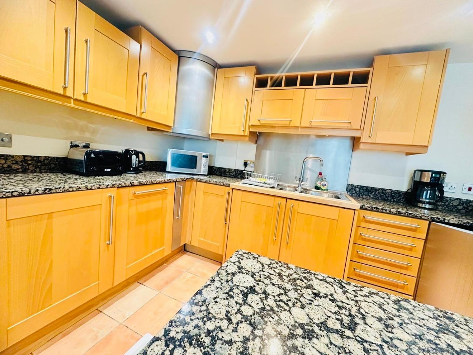 Modern 2Bed 2Bath Apartment Canary Wharf - Upto 5 Person Λονδίνο Εξωτερικό φωτογραφία