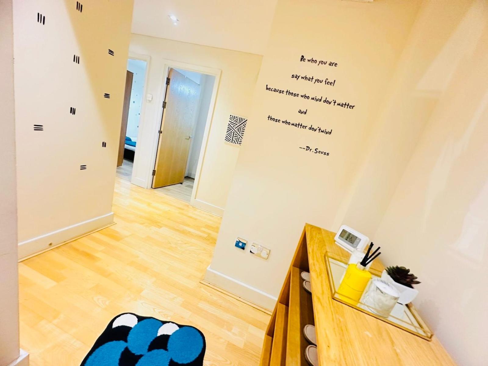 Modern 2Bed 2Bath Apartment Canary Wharf - Upto 5 Person Λονδίνο Εξωτερικό φωτογραφία