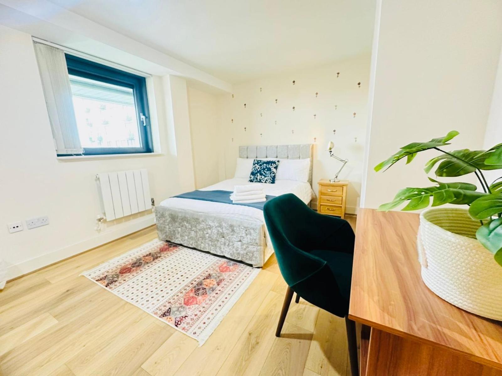Modern 2Bed 2Bath Apartment Canary Wharf - Upto 5 Person Λονδίνο Εξωτερικό φωτογραφία