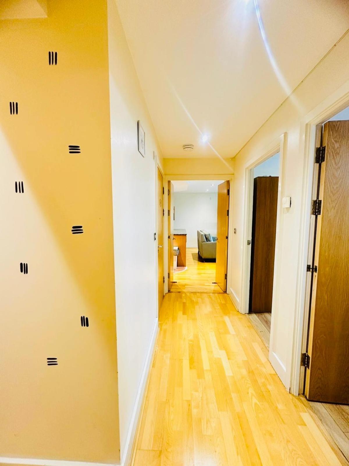 Modern 2Bed 2Bath Apartment Canary Wharf - Upto 5 Person Λονδίνο Εξωτερικό φωτογραφία