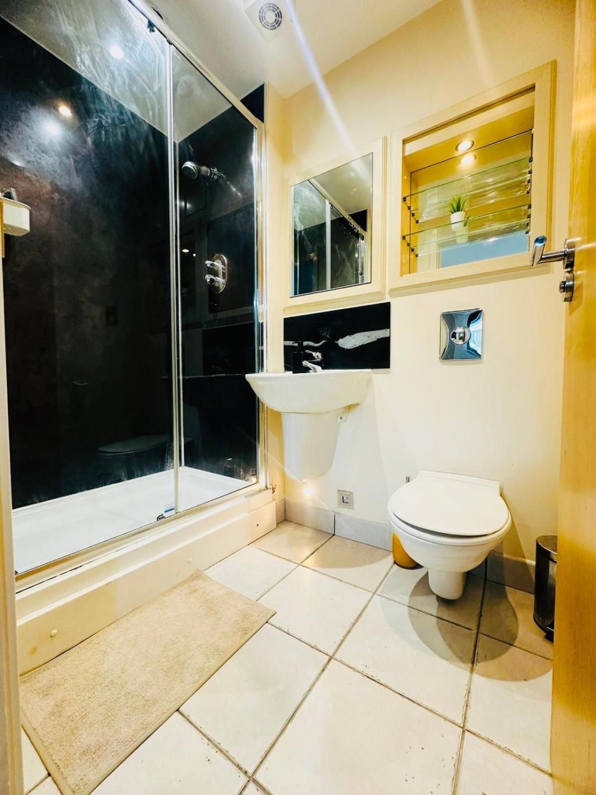 Modern 2Bed 2Bath Apartment Canary Wharf - Upto 5 Person Λονδίνο Εξωτερικό φωτογραφία