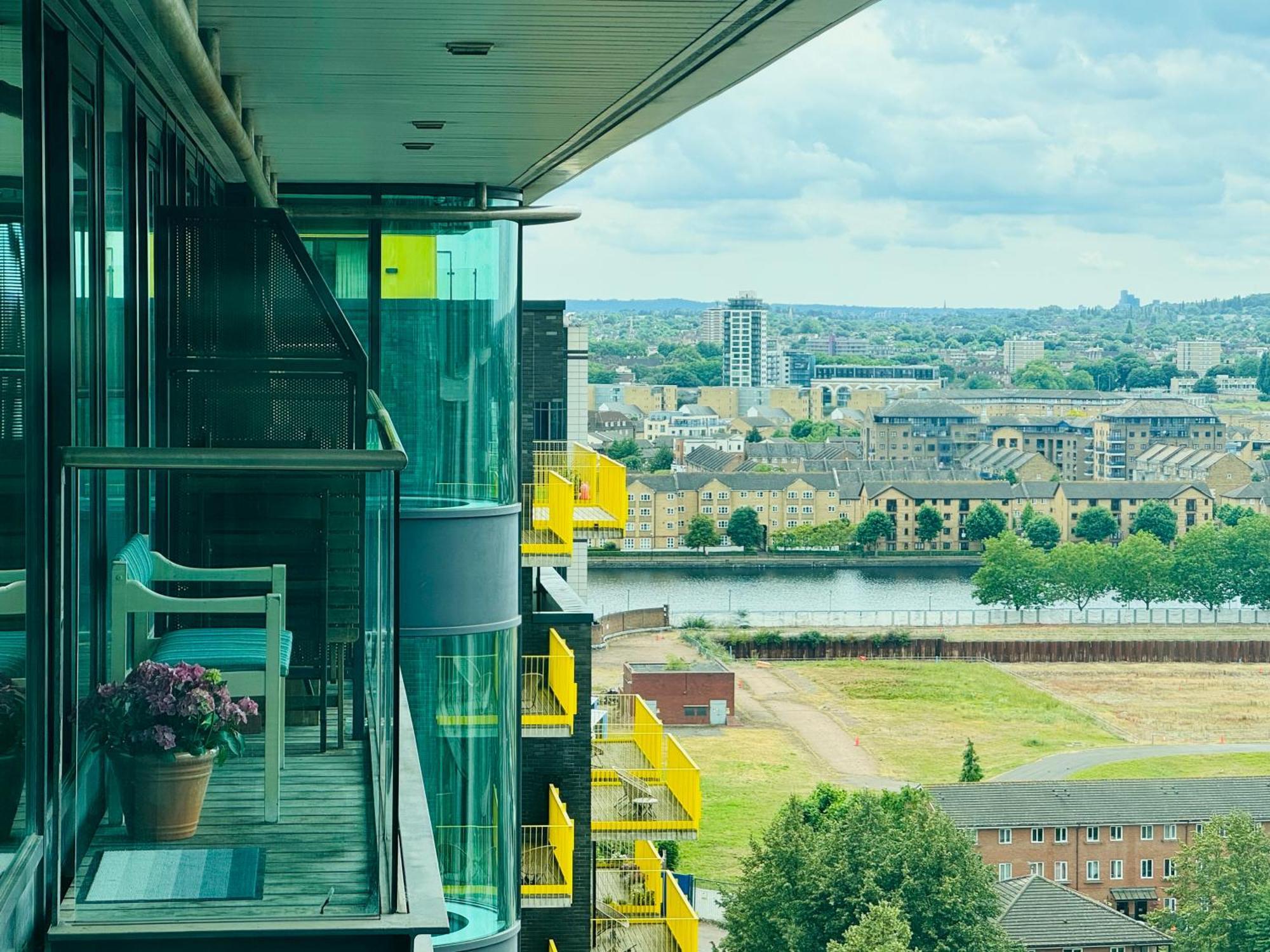Modern 2Bed 2Bath Apartment Canary Wharf - Upto 5 Person Λονδίνο Εξωτερικό φωτογραφία